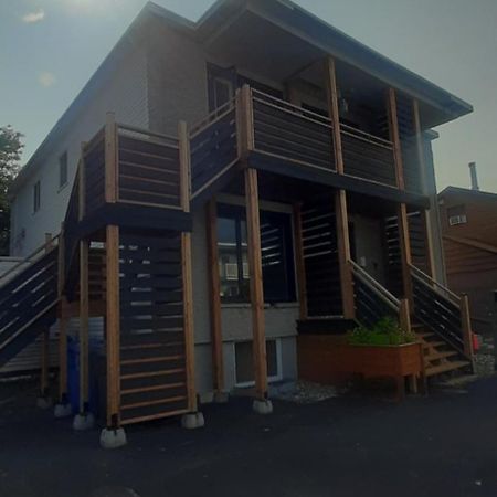 퀘벡 라 할트 인터내셔날 스마일커넥트 B&B 외부 사진
